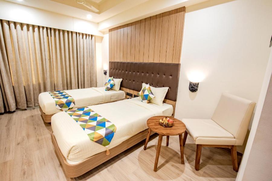 Hotel Nexus Rajkot Exterior foto