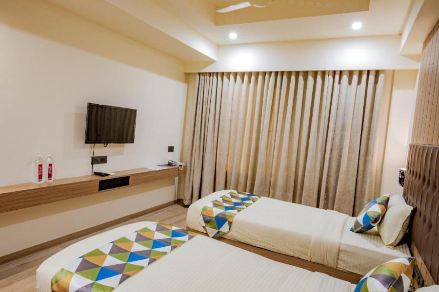 Hotel Nexus Rajkot Exterior foto